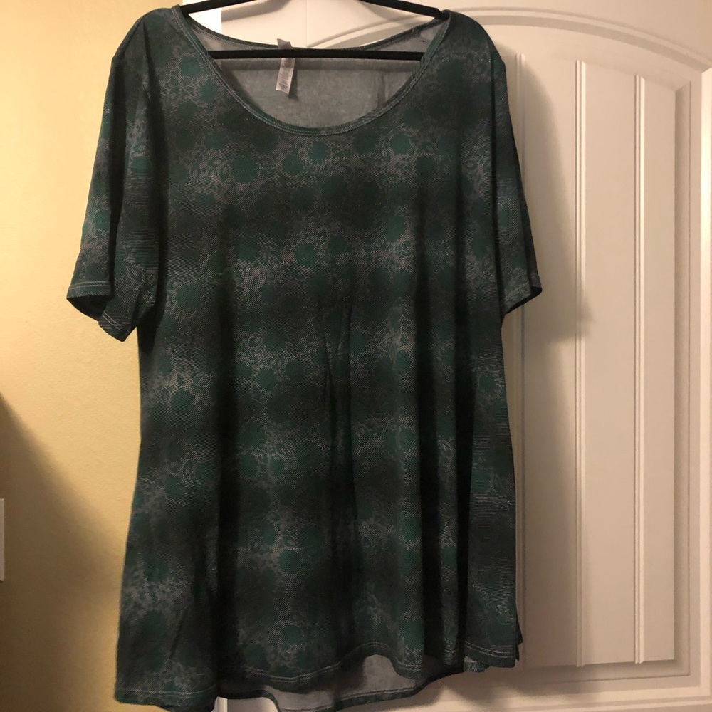 LuLaRoe Perfect T. Super soft.